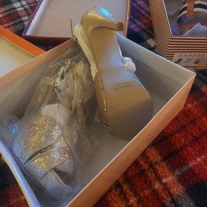 Crazy beautiful Sequined Heels